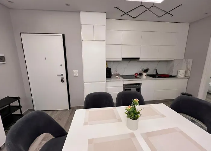 Family In * Golem (Tirana)